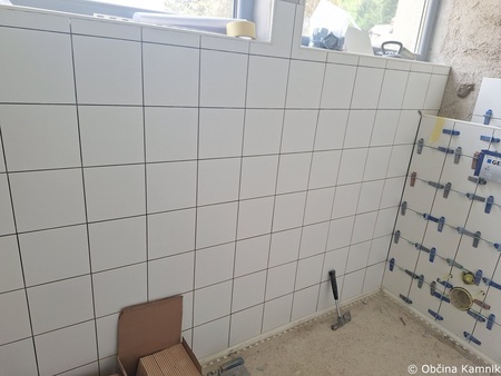 Prenova sanitarij na bazenu Pod skalco (1)